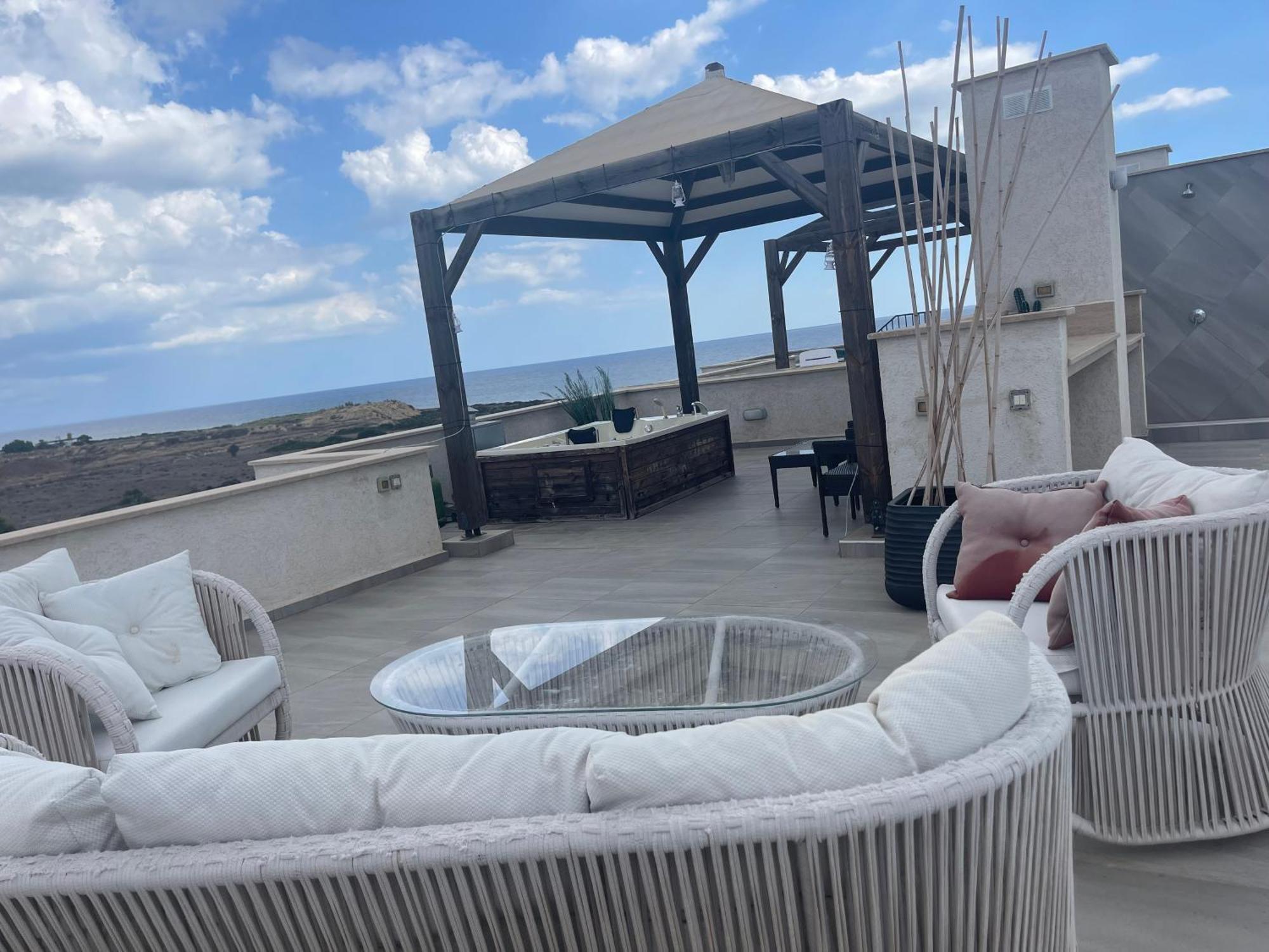 Relaxing Penthouse Suites By The Sea Vokolidha 외부 사진
