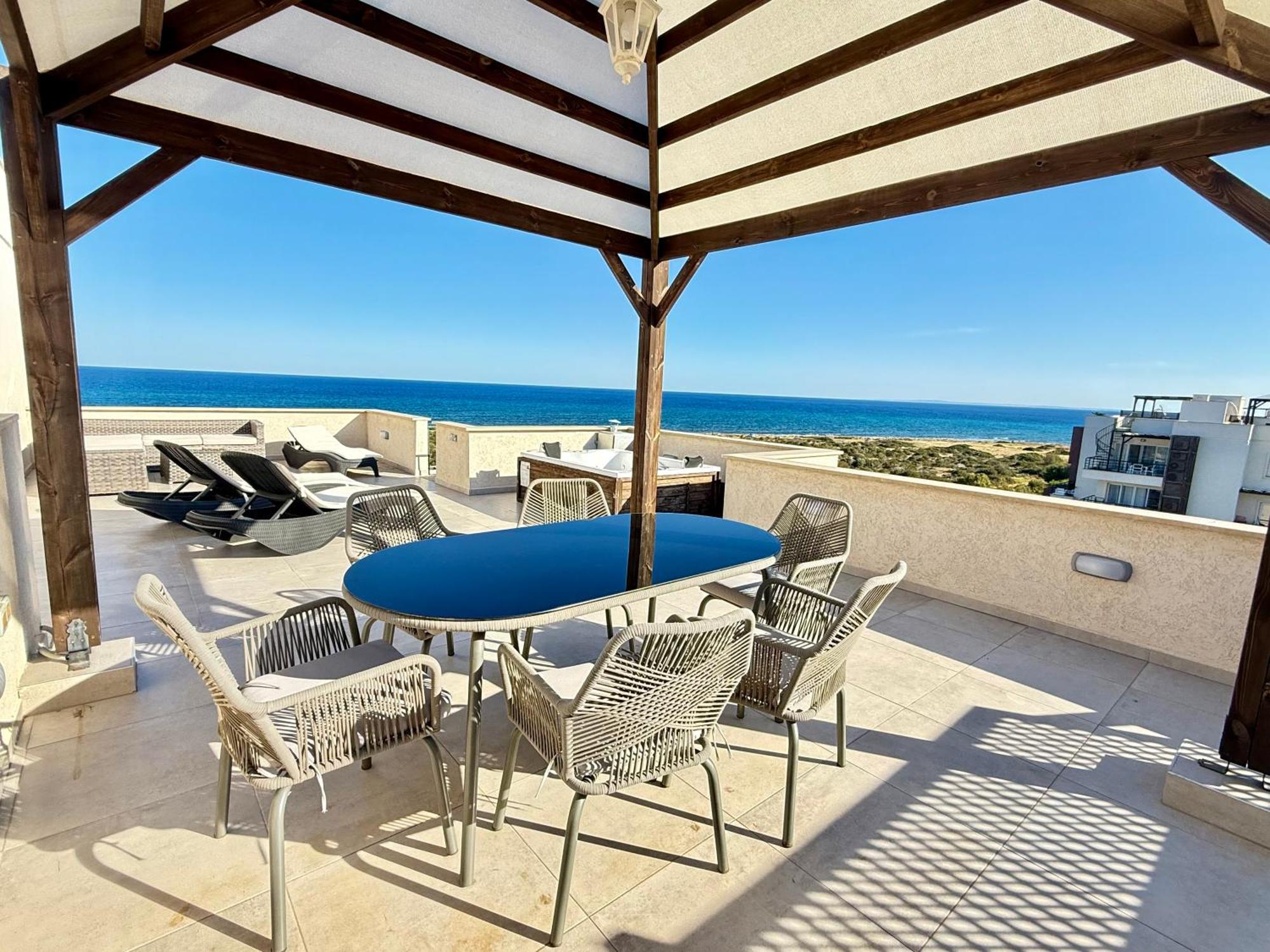 Relaxing Penthouse Suites By The Sea Vokolidha 객실 사진
